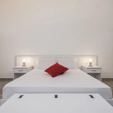 Ada & 2* Lecce